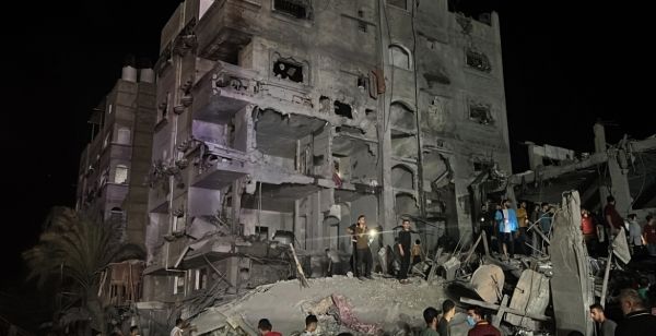 إسرائيل ترتكب مجزرة بمدرسة في جباليا وتقصف مستشفى الإندونيسي قبل ساعات من الهدنة