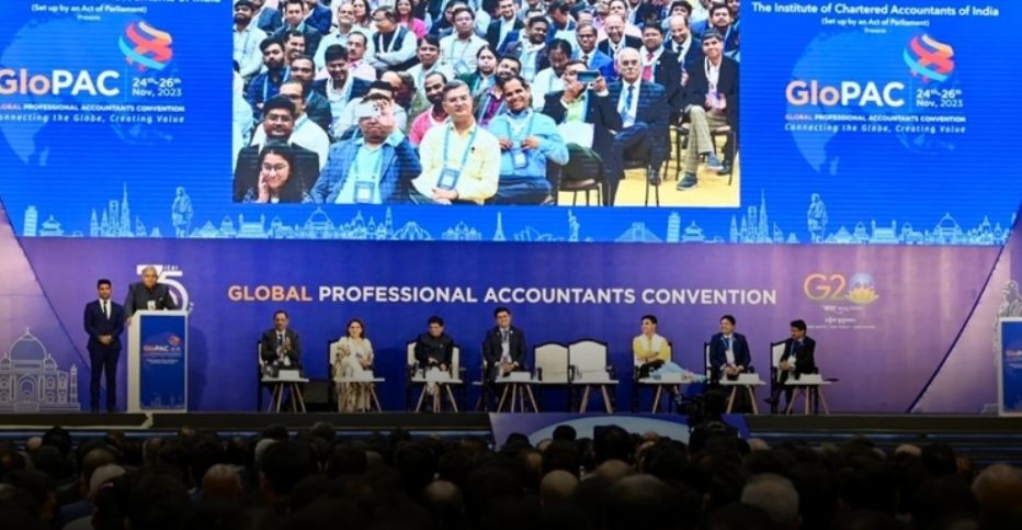 مشاركة عُمانية في أعمال المؤتمر العالمي الأول للمحاسبين بالهند