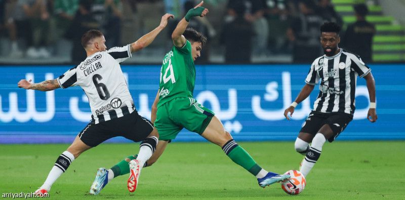 الأهلي والشباب يتعثران بالتعادل