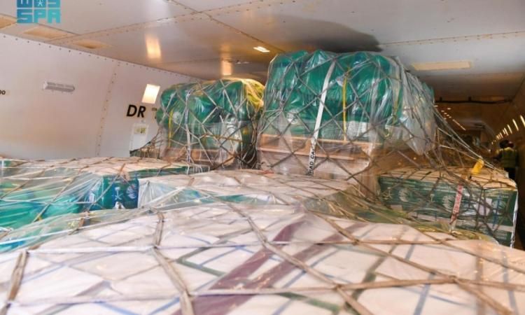 الطائرة الإغاثية السعودية الـ20 تتوجه إلى مطار العريش لمساعدة المتضررين بغزة