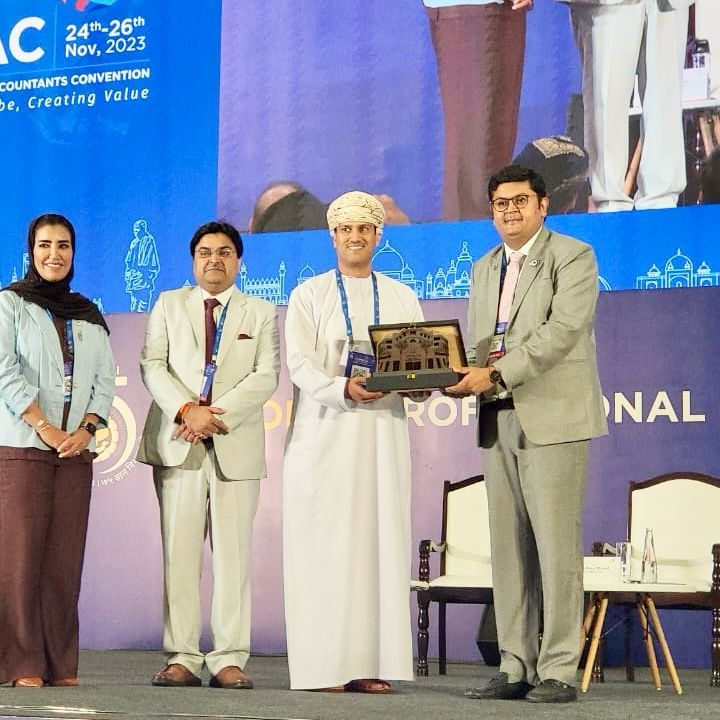 غرفة تجارة وصناعة عمان تبحث تعزيز التعاون مع معهد المحاسبين بالهند