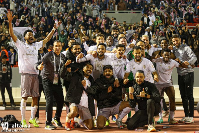 الضبعان يكافئ لاعبي الطائي بـ 30 ألفا