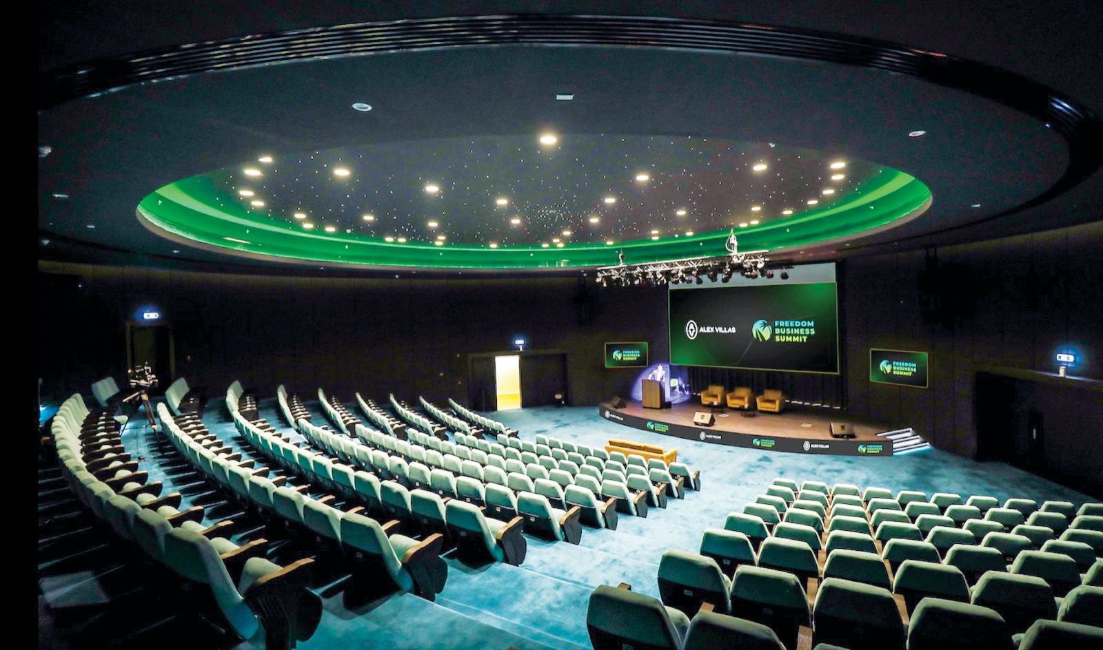 300 مستثمر دولي يشاركون في «القمة العالمية للأعمال» بدبي 7 ديسمبر