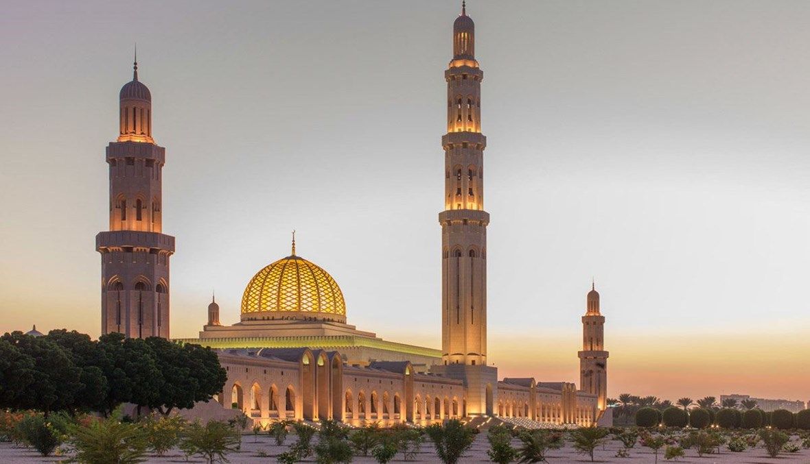 الرئيس الألماني وحرمه يزوران جامع السلطان قابوس الأكبر