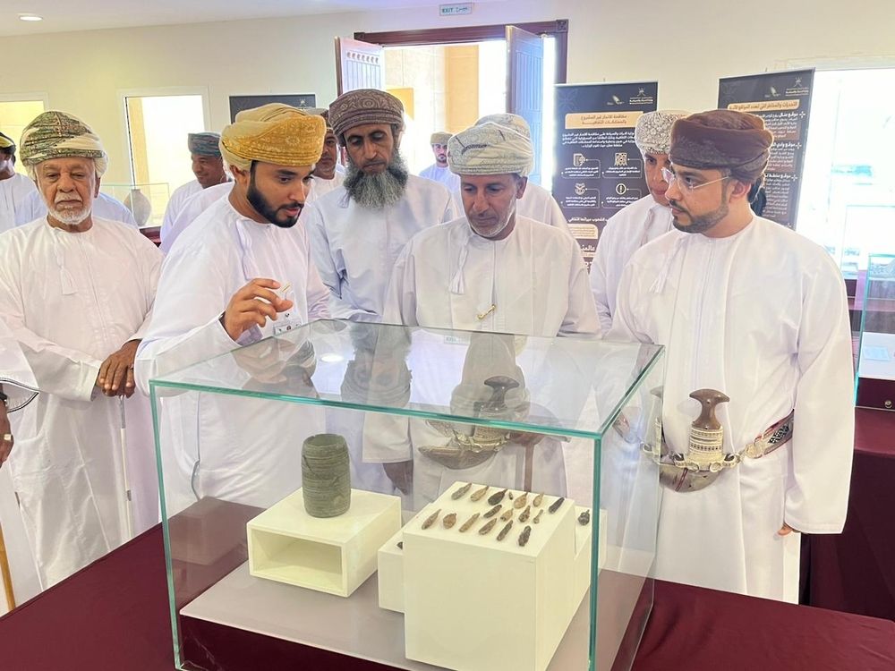 الإعلان عن مكتشفات حفريّة “فيحة” الأثرية بسمائل