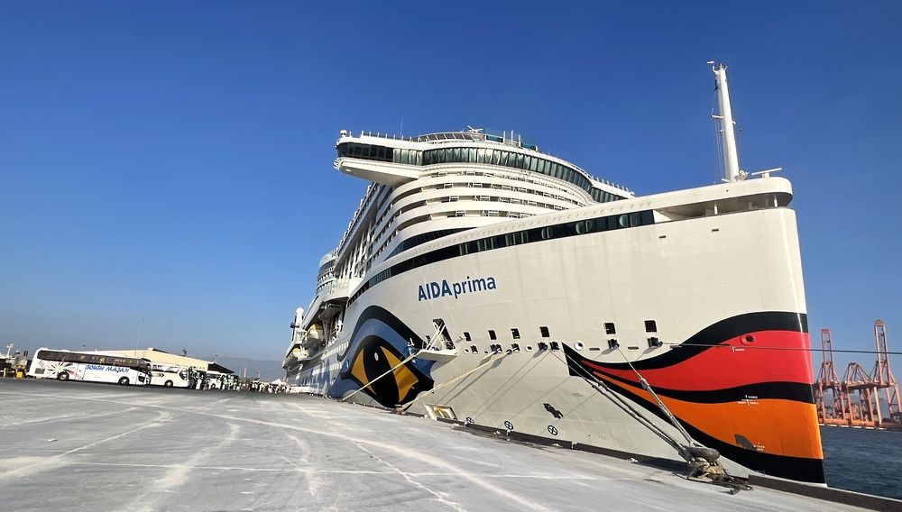 ميناء صلالة يستقبل سفينة سياحية قادمة من جمهورية قبرص