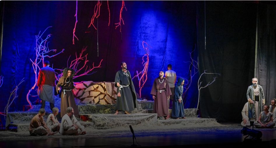 افتتاح مهرجان ظفار المسرحي الثاني بصلالة