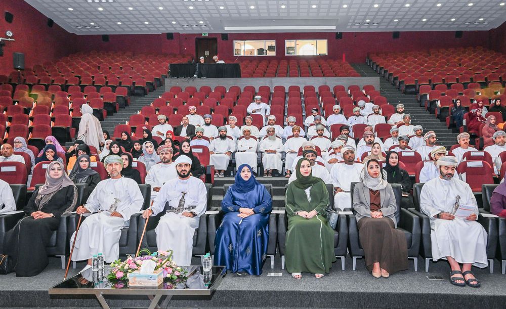 بعنوان ” شراكة وتشبيك ” .. بدء أعمال ملتقى الجمعيات المهنية الأول