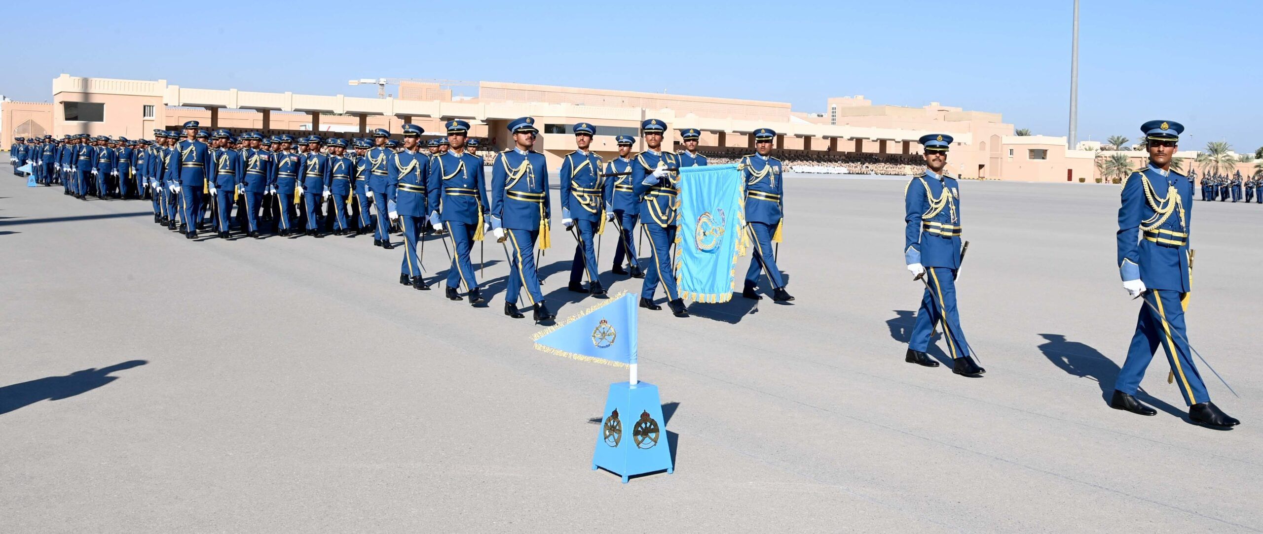 سلاح الجو السلطاني العماني يحتفل بتخريج دفعة من الضباط الطيارين و المرشحين