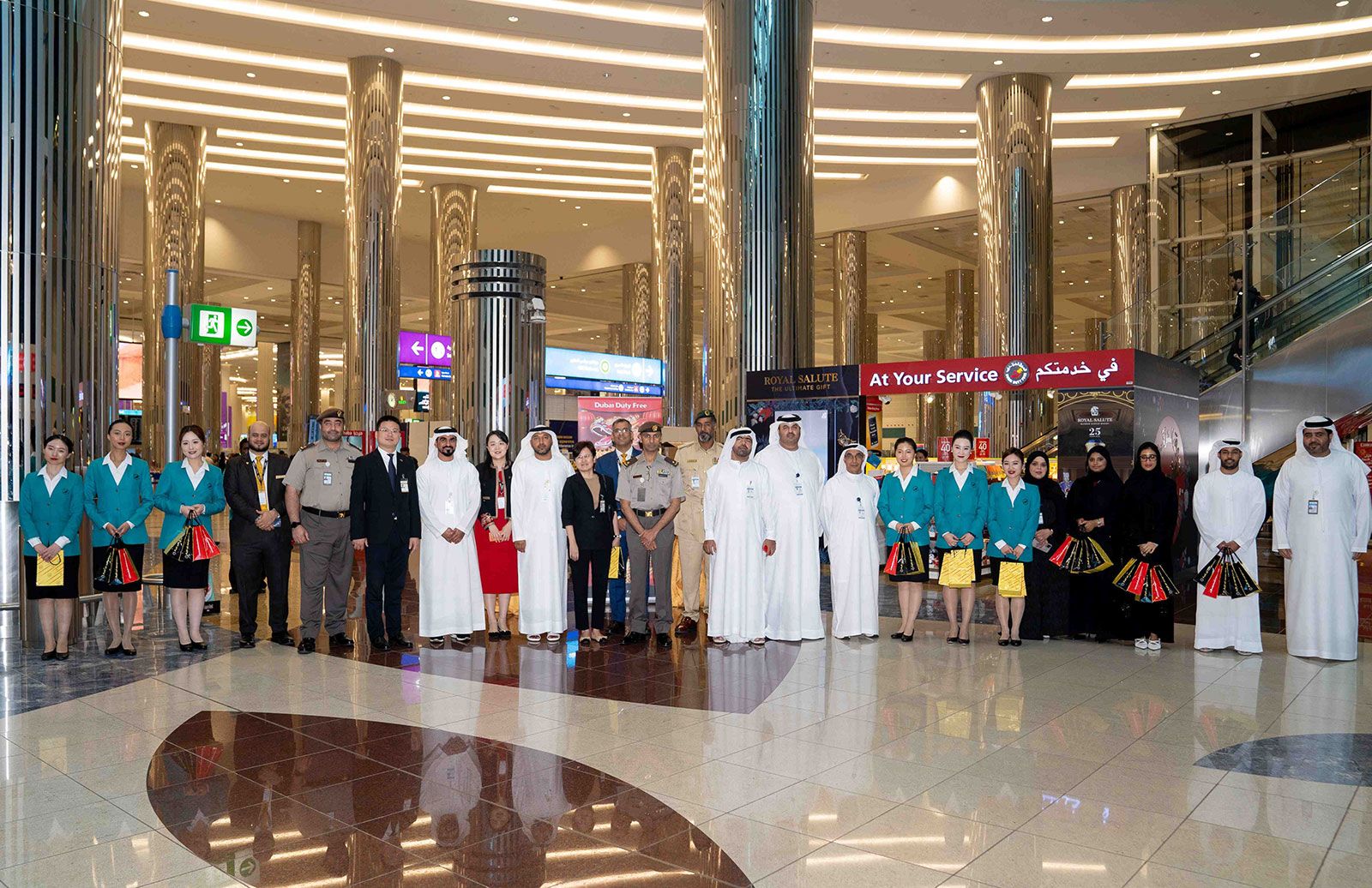 الزوار الصينيون يتدفقون إلى دبي.. والسوق الحرة ترحب بفوجهم الأول منذ العام 2020