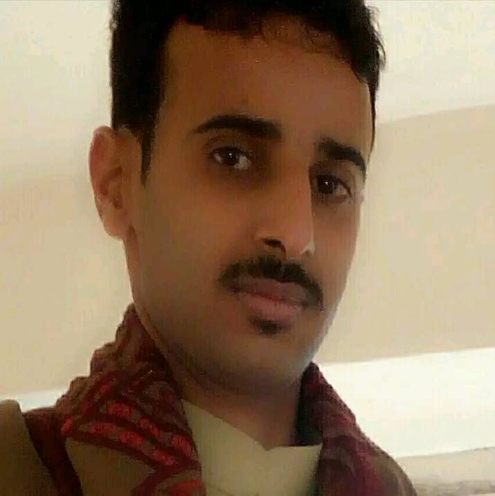 مليشيا الحوثي تقتل شيخا قبليا وتختطف جثمانه في ريف إب