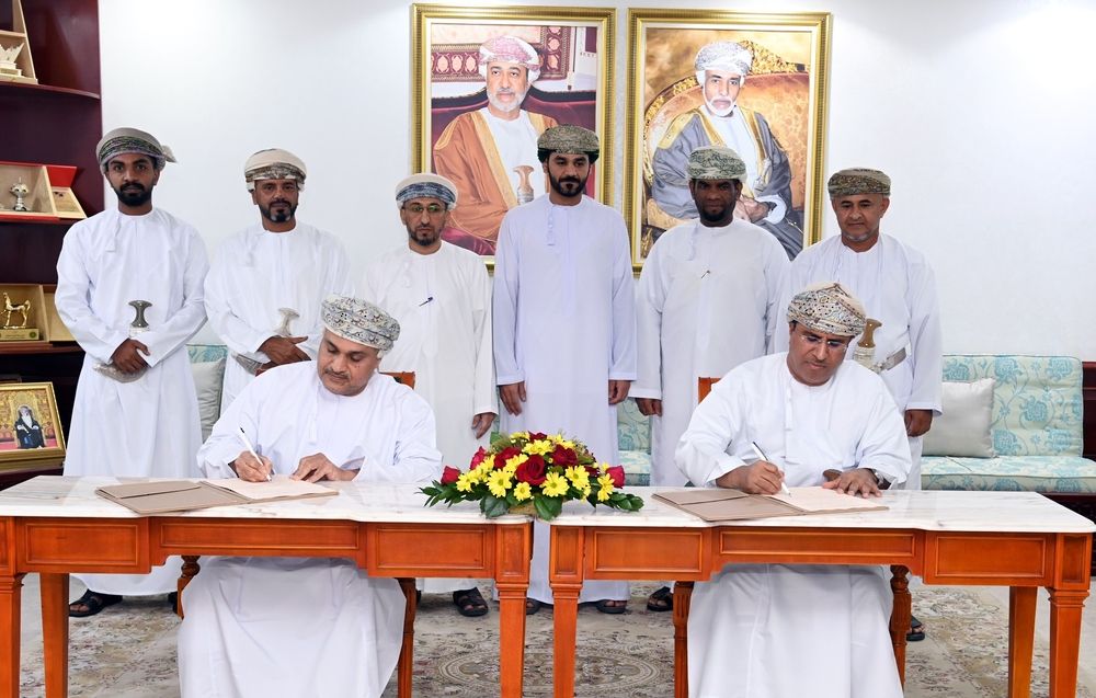 التوقيع على اتفاقيتين لتمويل مشروعي حقول العنب النموذجية وتربية الدواجن