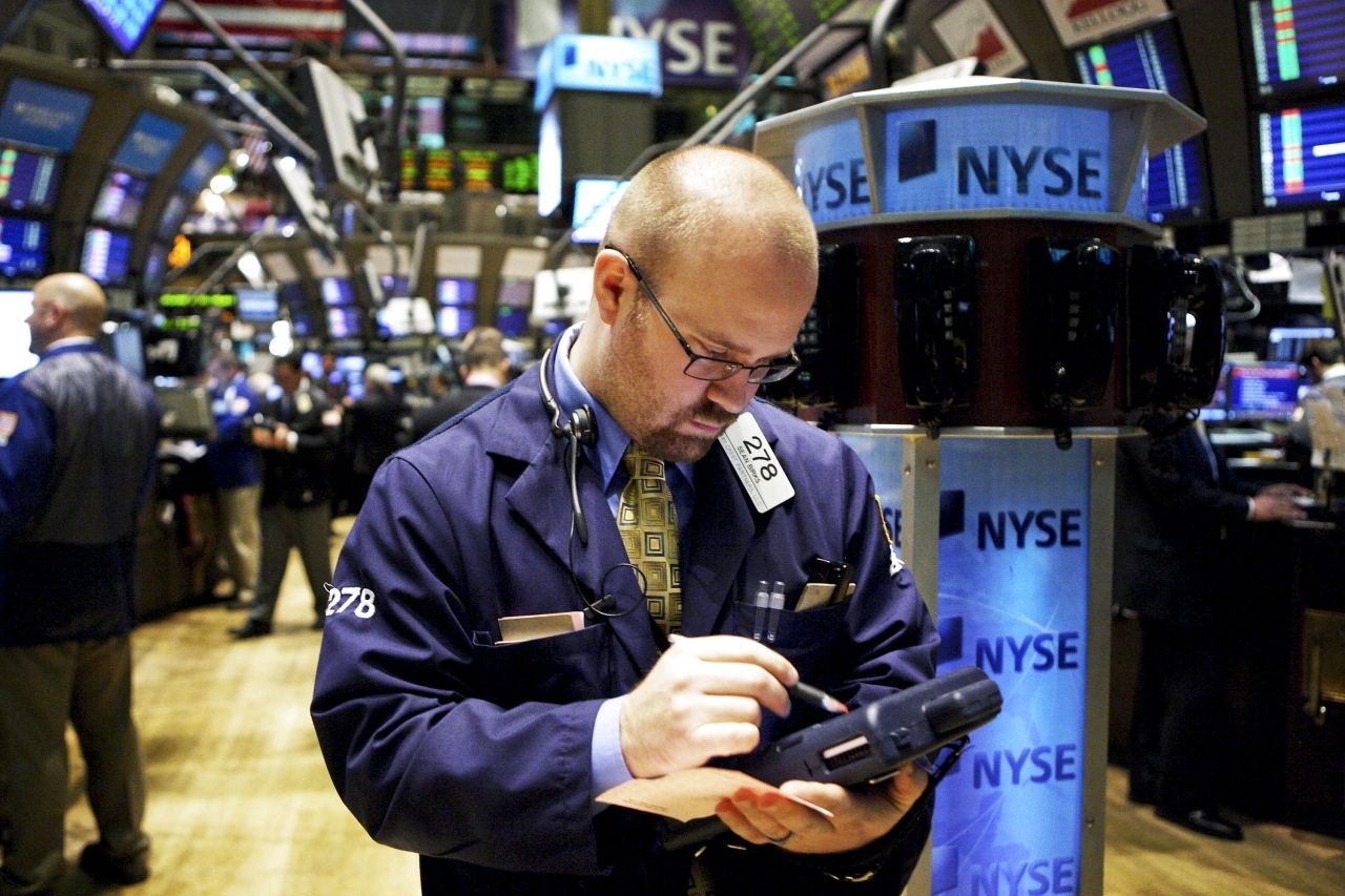 بيانات الوظائف تنعش الأسهم الأمريكية