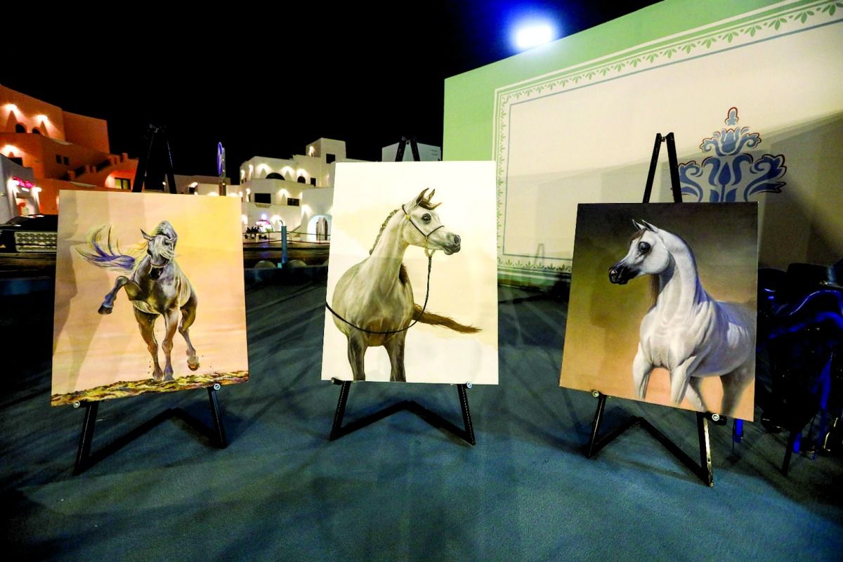 جمال الخيل العربية الأصيلة يزيّن ميناء الدوحة القديم