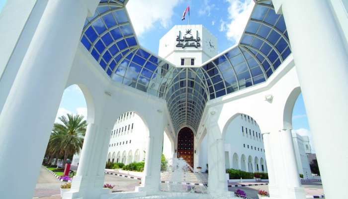 بلدية مسقط تنفي مايتم تداوله عن إقامة حفلات غنائية