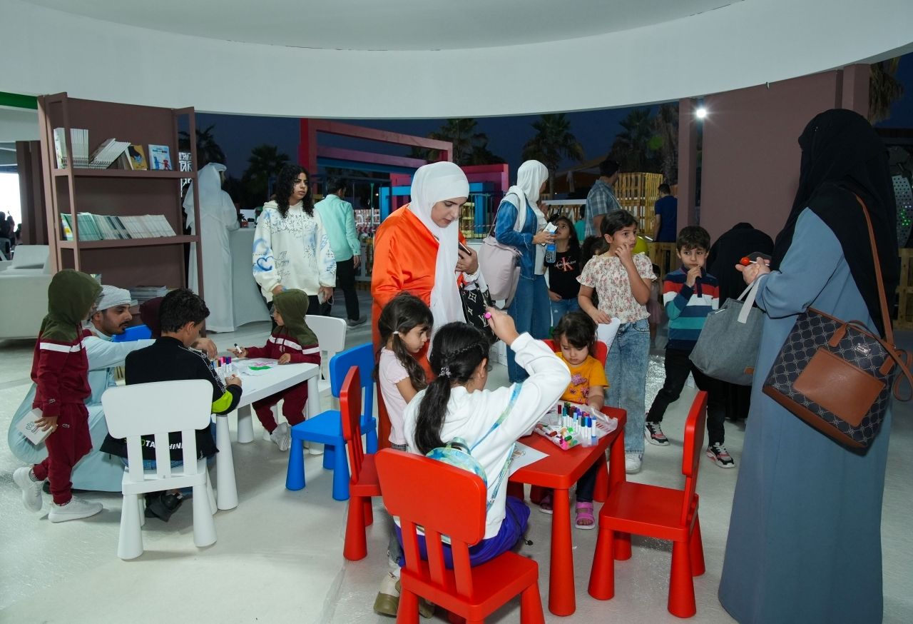 نهيان بن مبارك: «أم الإمارات» رمز عالمي في العطاء ودعم الأسرة