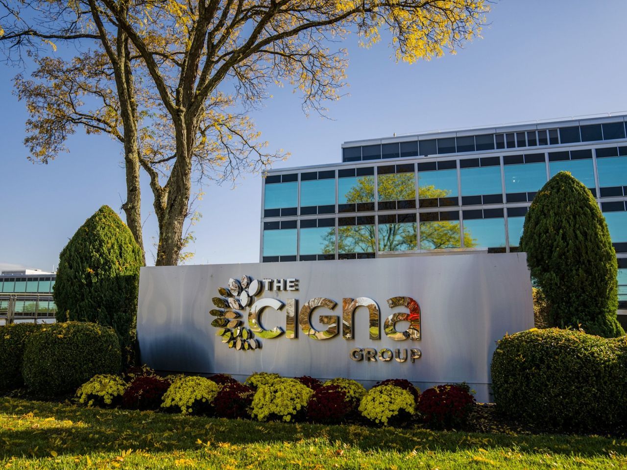 سيجنا جروب الأمريكية تعتزم إعادة شراء أسهم بقيمة 10 مليارات دولار