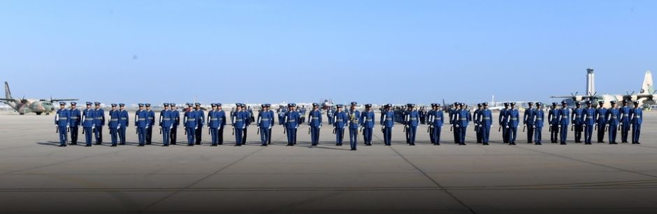 سلاح الجو السلطاني العُماني يحتفل بيوم قوات السلطان المسلحة