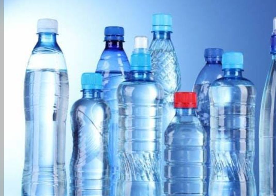 إليك شروط وضوابط العبوات البلاستيكية المستخدمة في تعبئة وحفظ المياه
