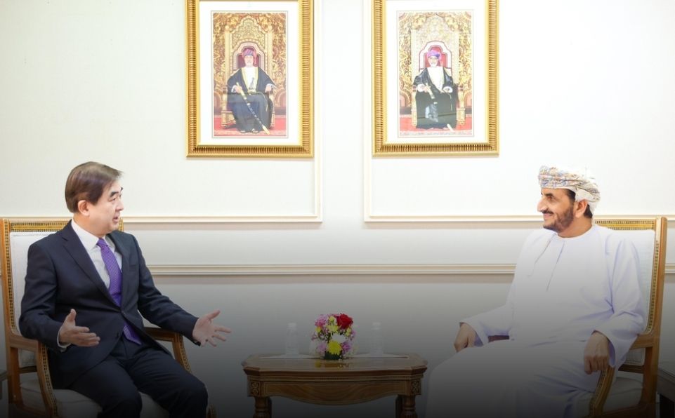 بحث تعزيز العلاقات الثنائية بين سلطنة عُمان وجمهورية الصين الشعبية
