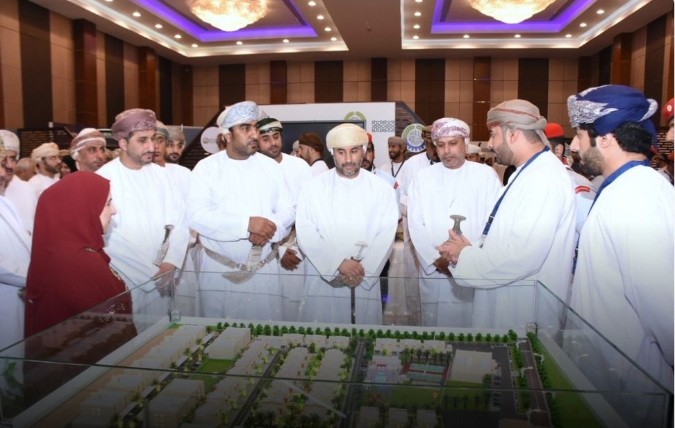 بـ 11 مليون ريال عماني .. توقيع 3 اتفاقيات استثمارية في منتدى “آفاق الإعمار” بشمال الباطنة