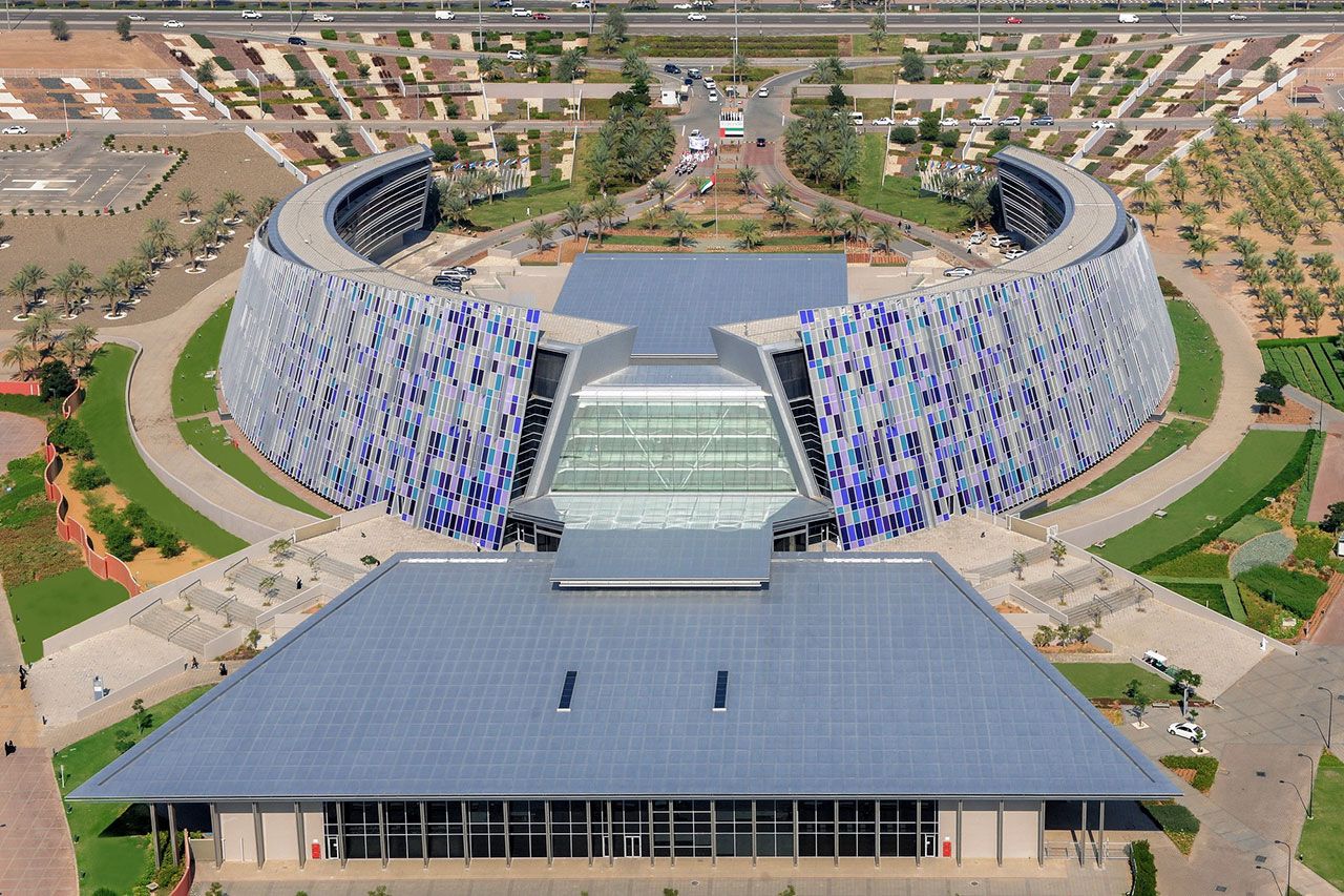 جامعة الإمارات تستقبل 33 طالباً وطالبة من أبناء غزة للدراسة على نفقة الدولة