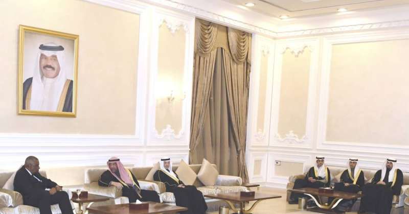 ممثل الرئيس الأميركي وزير الدفاع يصل الكويت