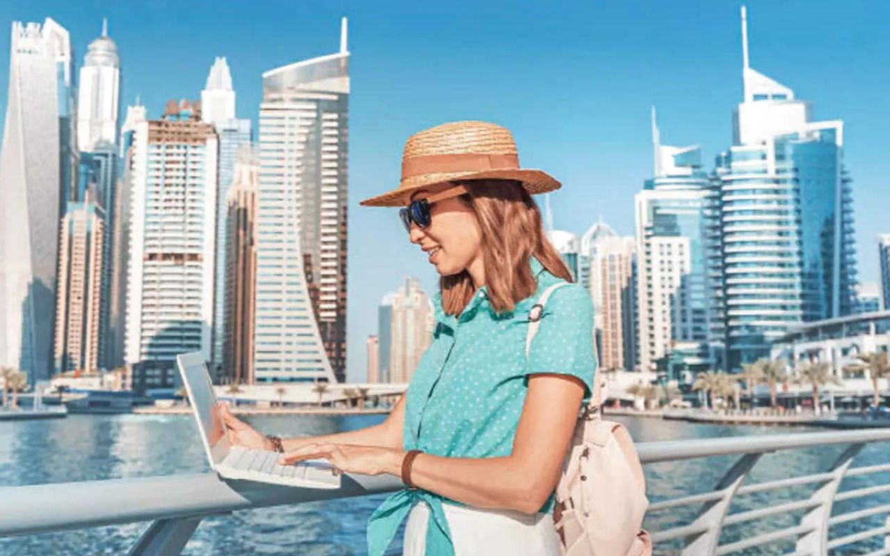 الإمارات الأولى إقليمياً والرابعة عالمياً بين أكثر الوجهات المفضلة للعمل عن بُعد