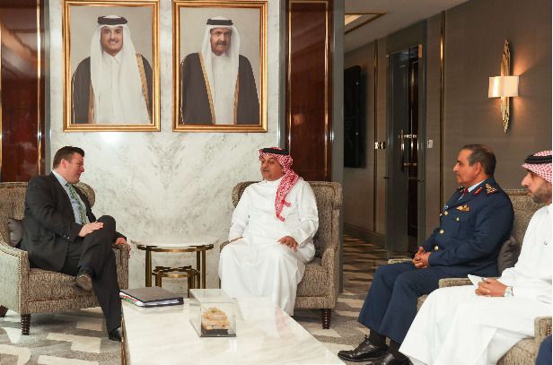  نائب رئيس مجلس الوزراء ووزير الدولة لشؤون الدفاع يلتقي وزير القوات المسلحة البريطاني