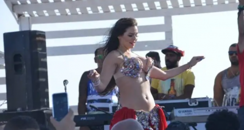 لورديانا تتحدى فيفي عبده بوصلة رقص فاضحة بقميص النوم الشفاف و كلها اغراء