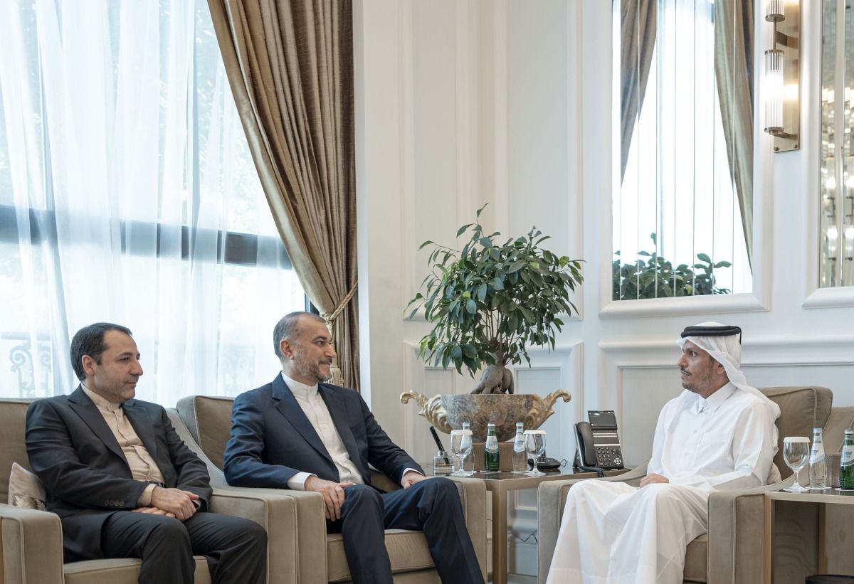  رئيس مجلس الوزراء وزير الخارجية يستقبل وزير الخارجية الإيراني