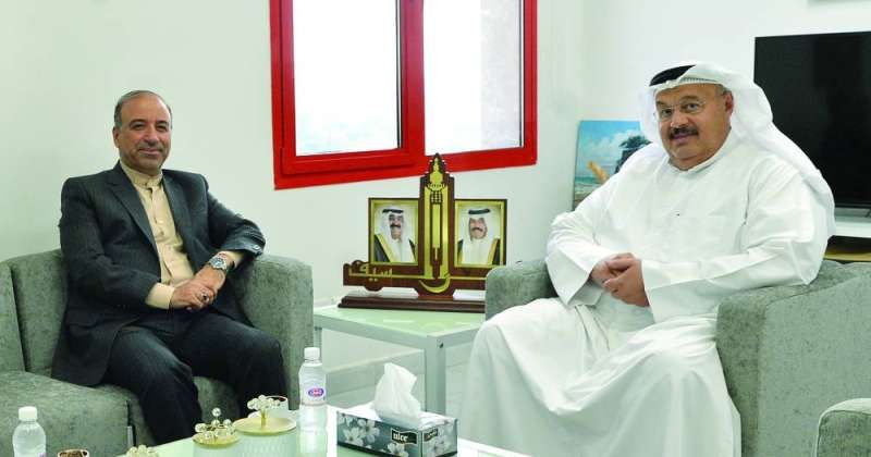 السفير الإيراني يشيد بديموقراطية ومهنية وسائل الإعلام الكويتية