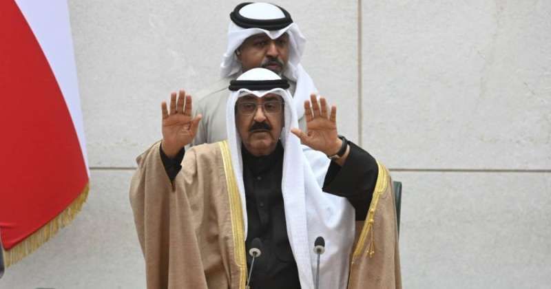 قياديون يُهنئون: قيادة الكويت نحو النهضة والنماء