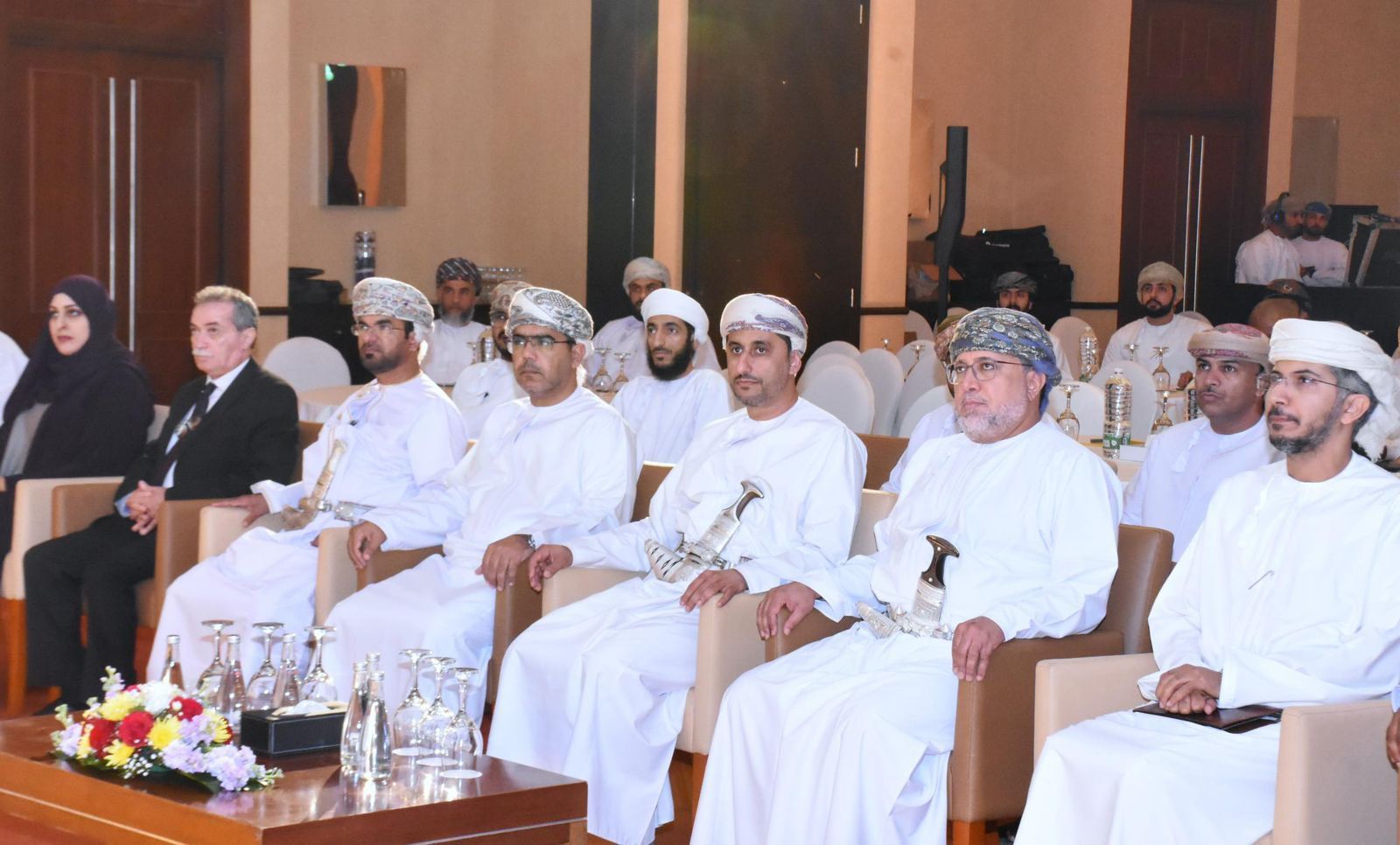 تنمية نفط عُمان تنظّم المجلس الحواري حول تسريع الحلول المناخيّة بشمالِ الباطنة