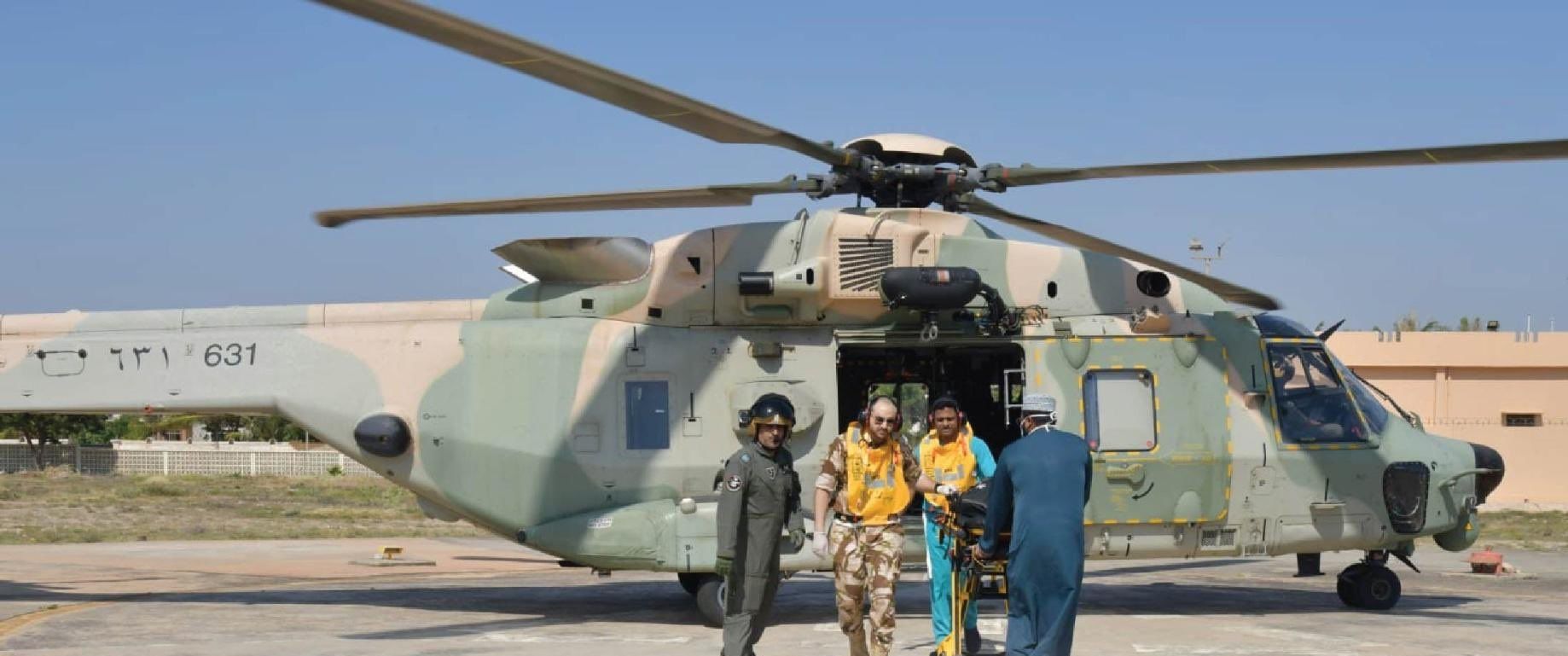 سلاح الجو السلطاني العماني ينفذ عملية إخلاء طبي