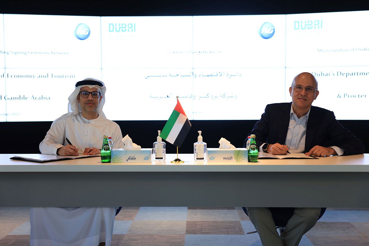 «اقتصاد وسياحة دبي» تعقد شراكة استراتيجية مع «بروكتر آند جامبل»