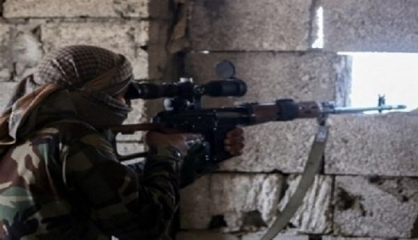 تعز.. إصابة طفلتين برصاص قناصة مليشيا الحوثي في منطقة الشقب 