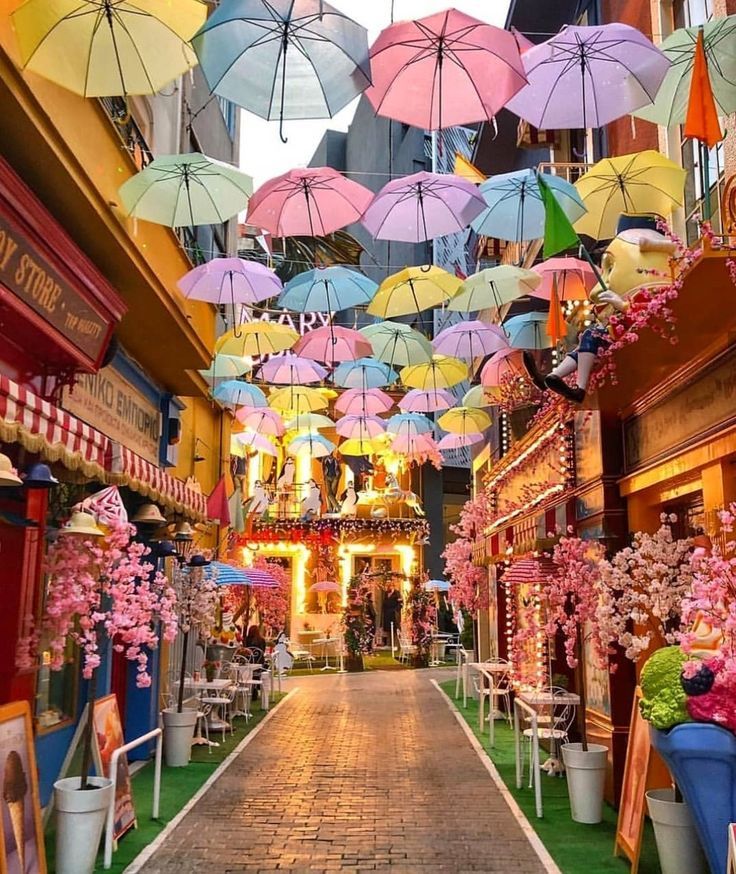 ارتفاع الأسعار يعكر احتفالات العام الجديد في اليونان.. التضخم يغيب الحلويات