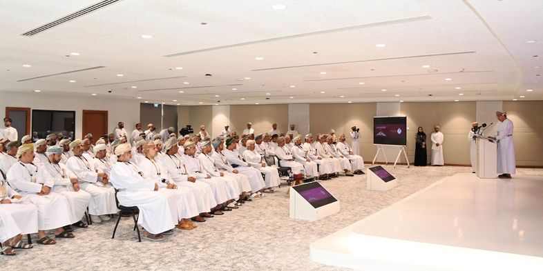 الأكاديميّةُ السُّلطانيّة للإدارة وبالشراكة مع وزارة الداخلية تُدشن برنامج “الولاة “