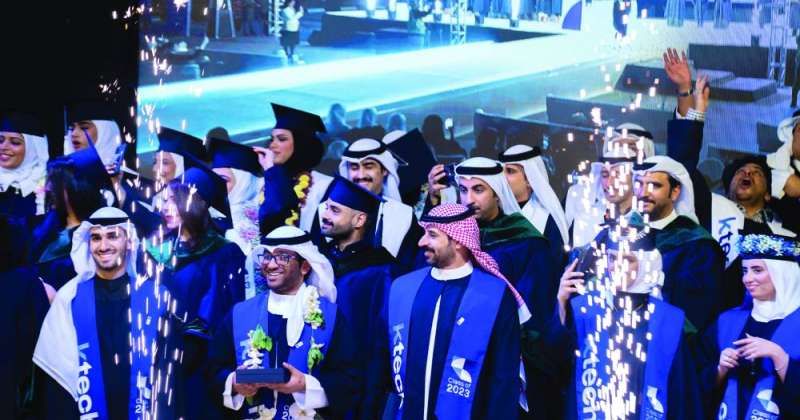 كلية الكويت التقنية تحتفل بتخريج دفعة 2023