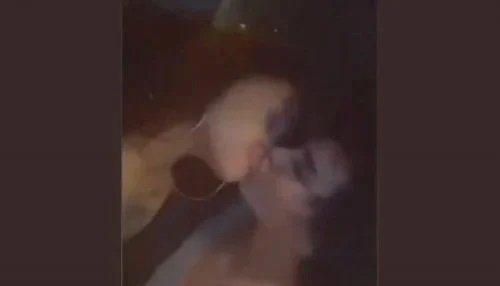 رهف القنون مع حبيبتها فوق السرير : قبل و مداعبات وافعال فاضحة