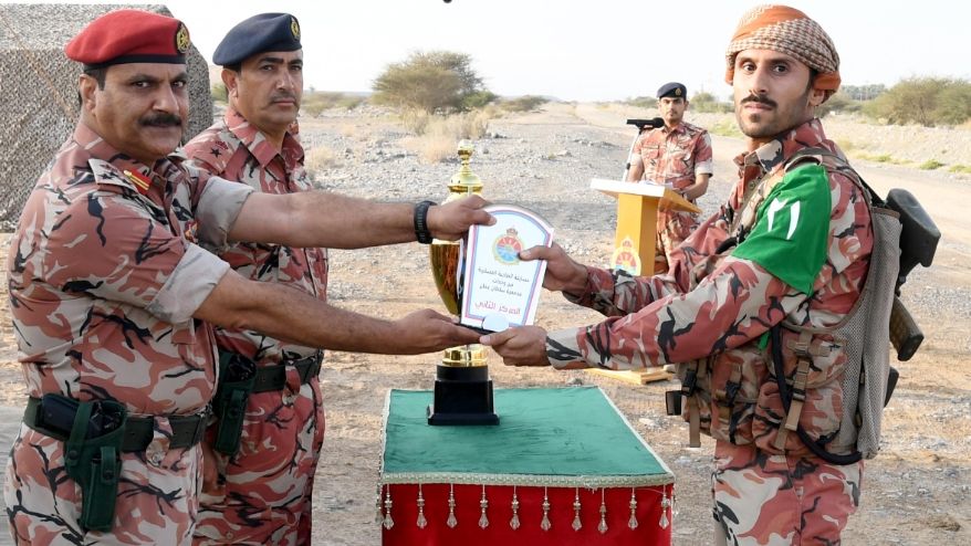 ختام بطولة اختراق الضاحية بين وحدات مدفعية سلطان عُمان