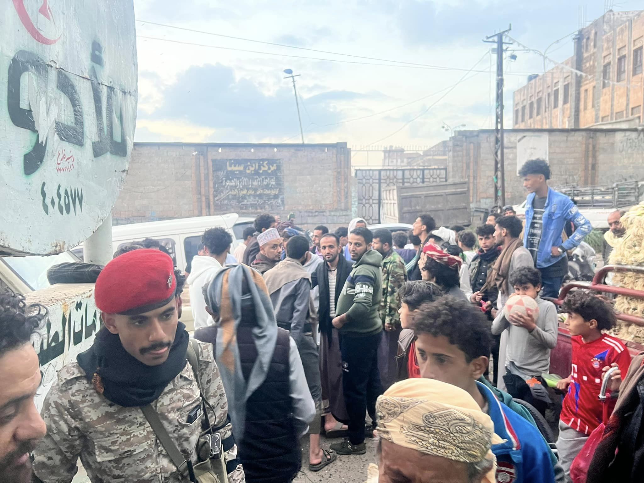 ارتدادات زلزال هبوط "شعب إب" تضرب هيئته الإدارية وسط احتجاجات ومطالبات بالمحاسبة