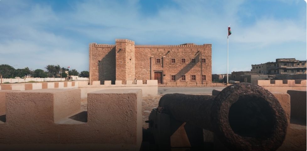 التوقيع على اتفاقية إدارة وتشغيل وتوظيف حصن مرباط