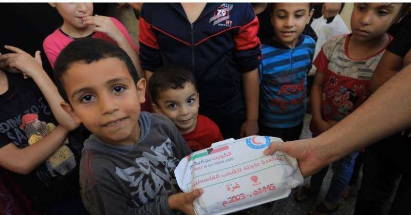 «الهلال الأحمر الكويتي»: مستمرون في استقبال التبرعات لدعم الأشقاء في غزة