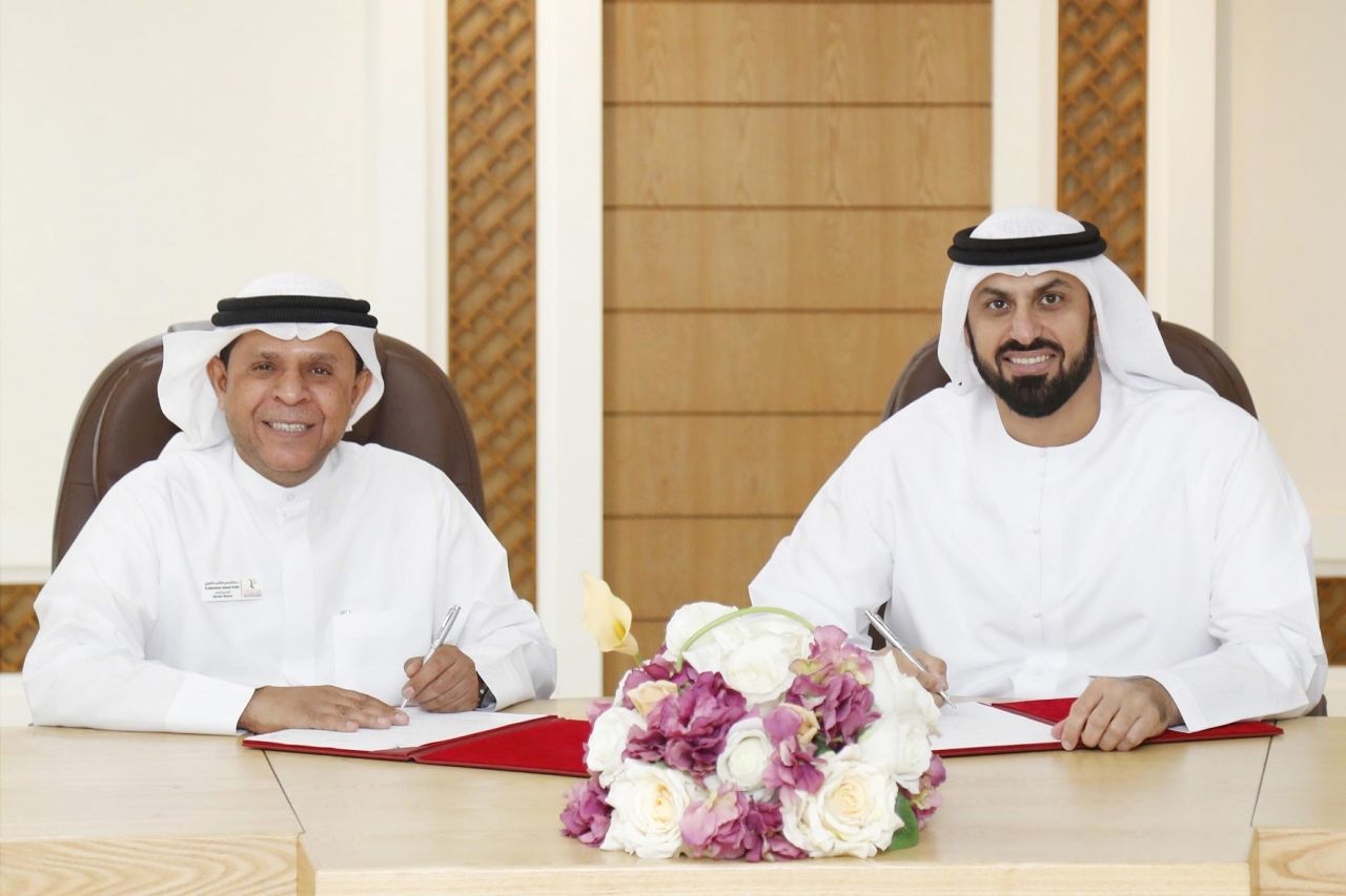 تقديم خدمات «اقتصادية رأس الخيمة» عبر شبكة بريد الإمارات