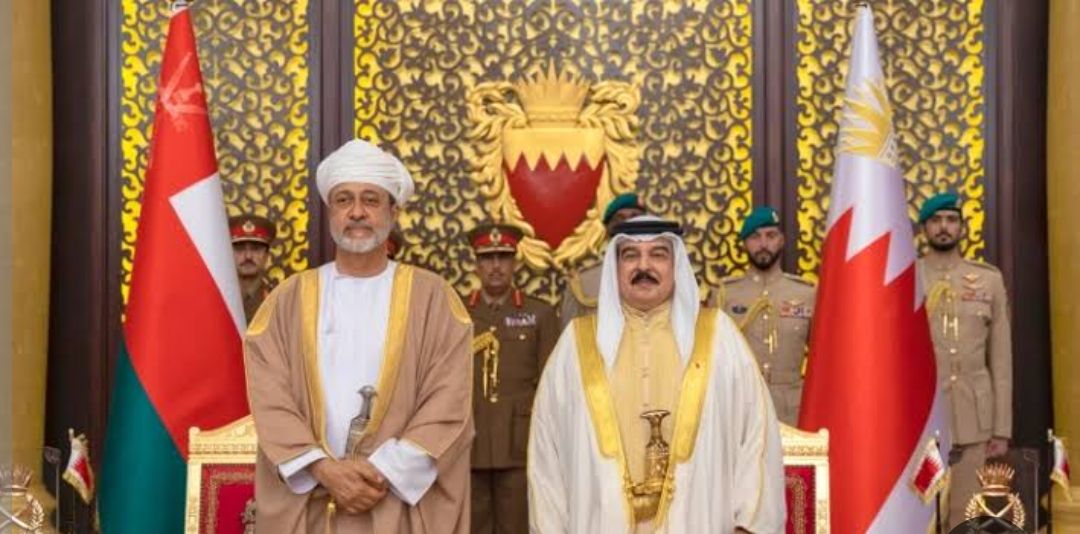 تحيات جلالة السُّلطان إلى أخيه ملك البحريـن نقلها ذي يزن بن هيثم