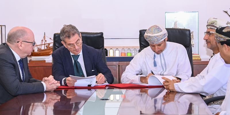 اتفاقية للتنقيب واستكشاف النفط والغاز بمنطقتي “38” و”74″