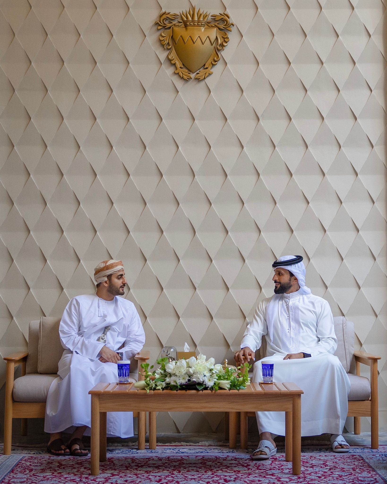 السيد ذي يزن يبحث أوجه التعاون بمجال الشباب والرياضة القائم مع البحرين