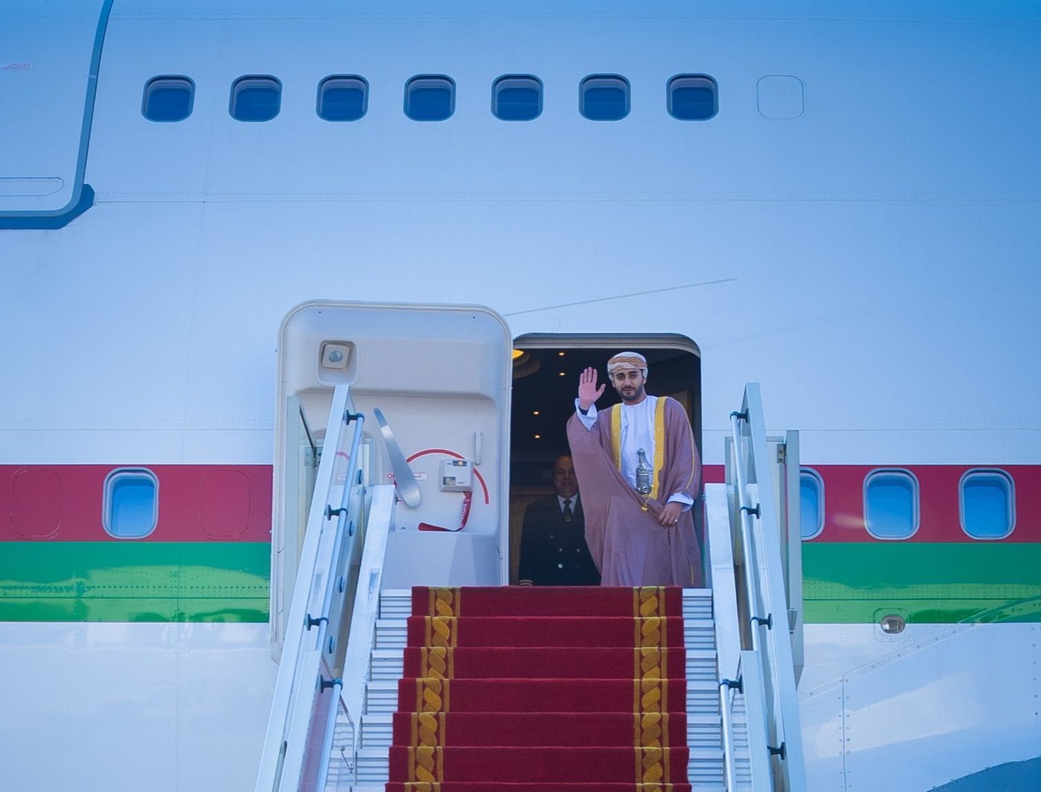 السيد ذي يزن يغادر مملكة البحرين